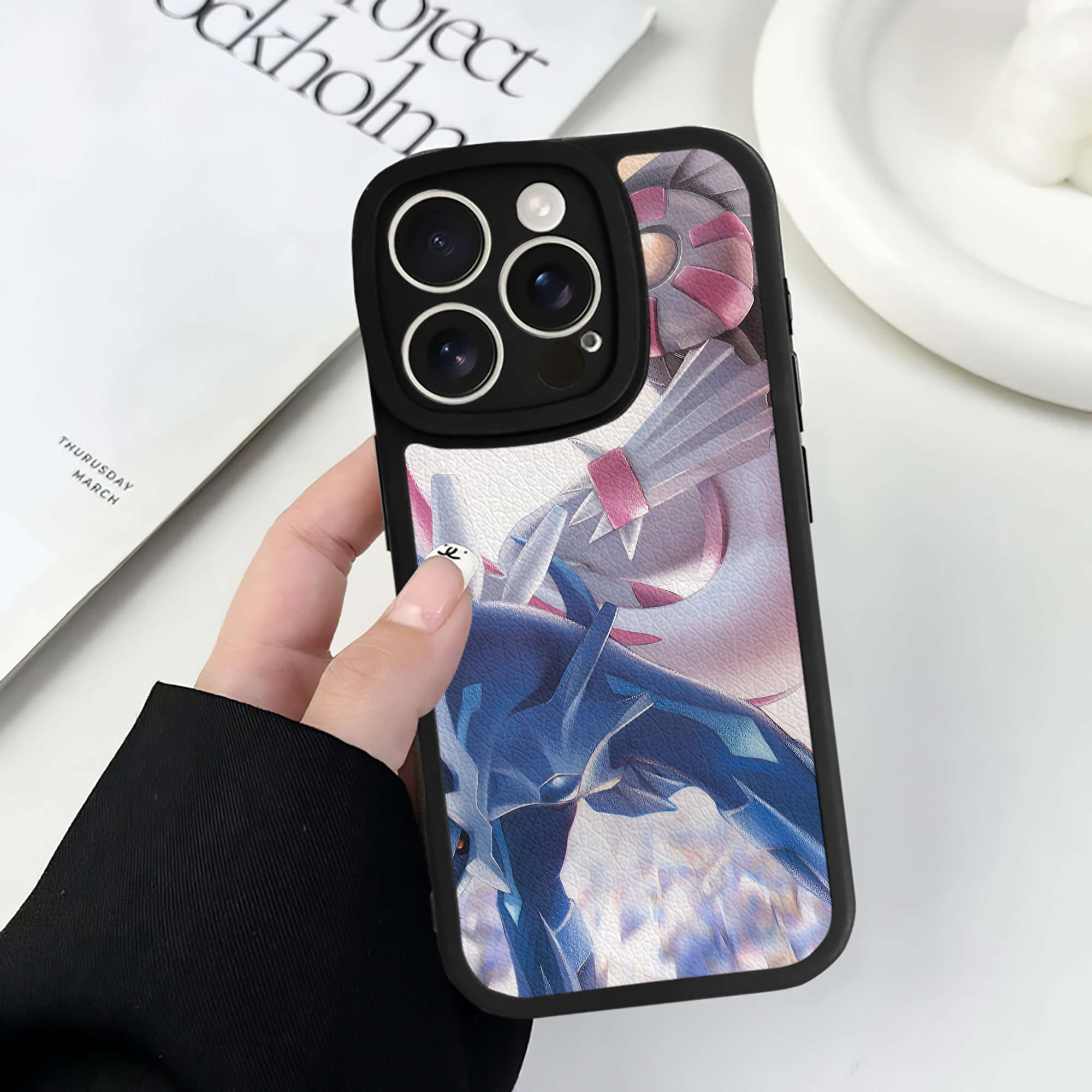 （画像用） ポケットモンスター Pokémon 【iPhone 16シリーズ対応】シリコンスマホケース（レザー調） 材質：シリコン
